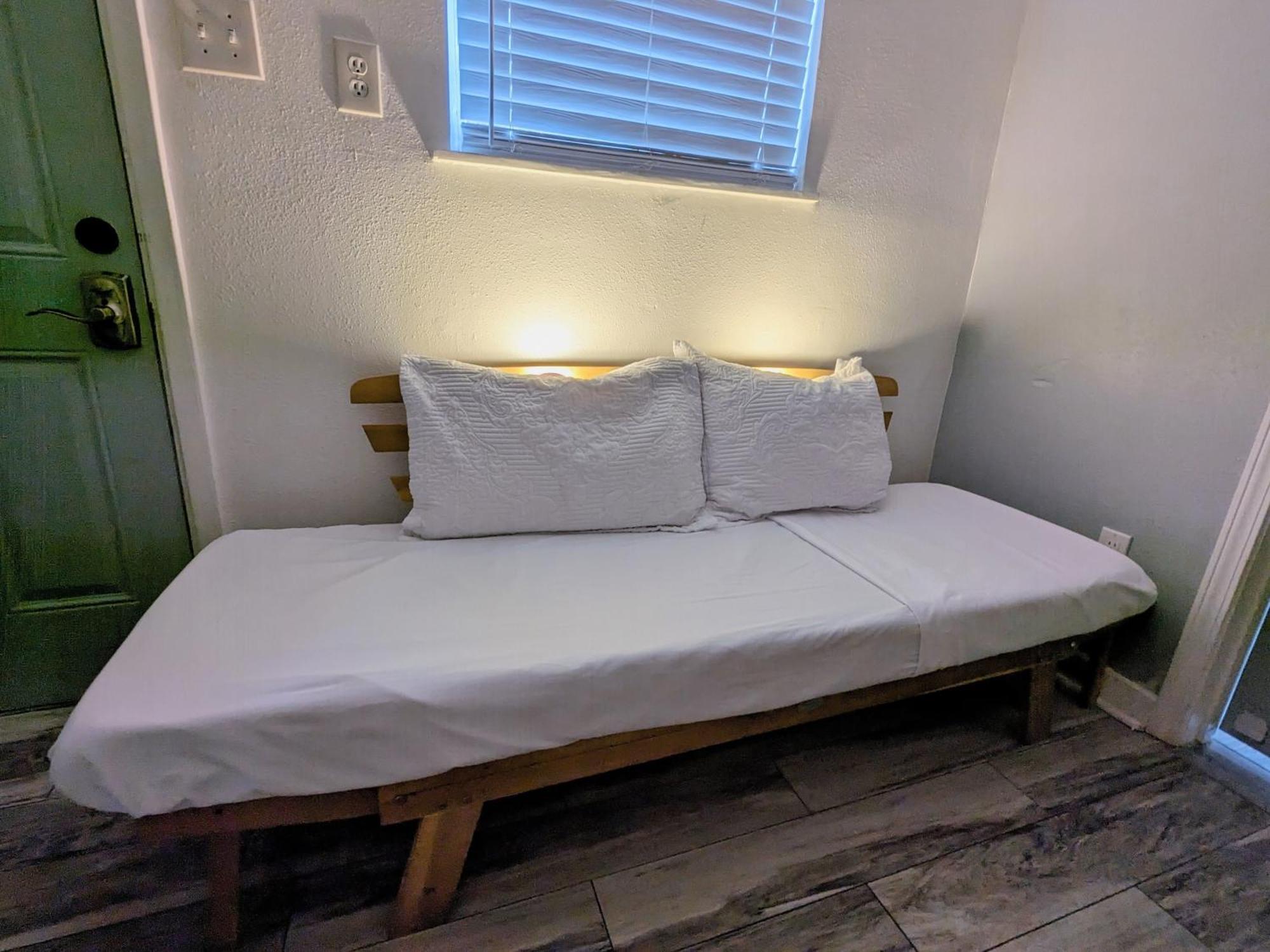 Weebiii Apartment New Orleans Room photo