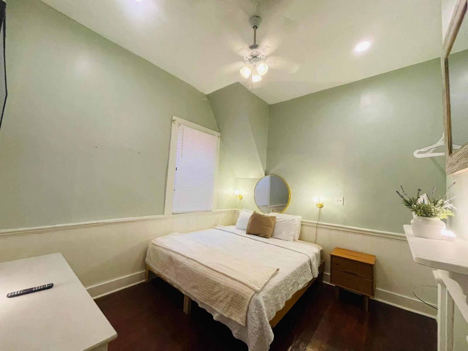 Weebiii Apartment New Orleans Room photo